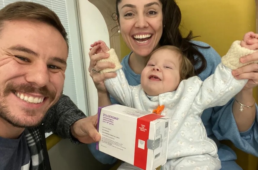 Criança catarinense consegue medicamento de R$ 11 milhões que a Justiça negou a bebê de Várzea Grande
