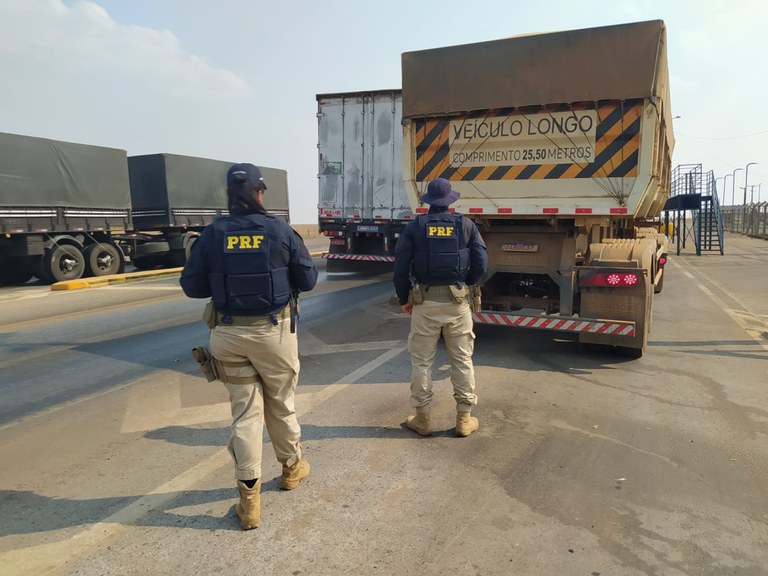 MT: Polícia Rodoviária Federal realiza treinamentos em fiscalização de peso e dimensões de veículos de carga