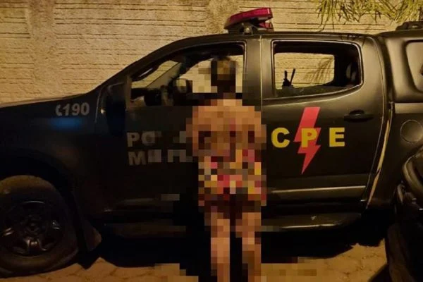 Lista fatal: mulher é presa com tabela de preços para matar autoridades