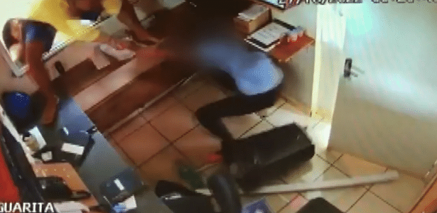 Porteira de condomínio é agredida dentro da guarita por morador em Ribeirão Preto