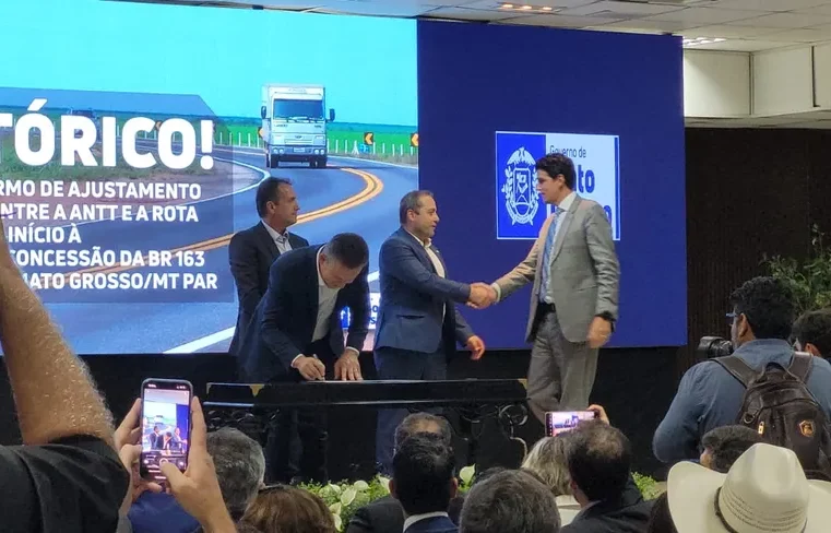 MT assina acordo para que estado administre a BR-163