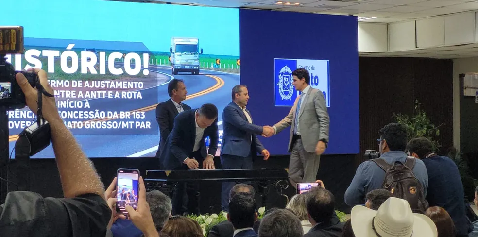 MT assina acordo para que estado administre a BR-163