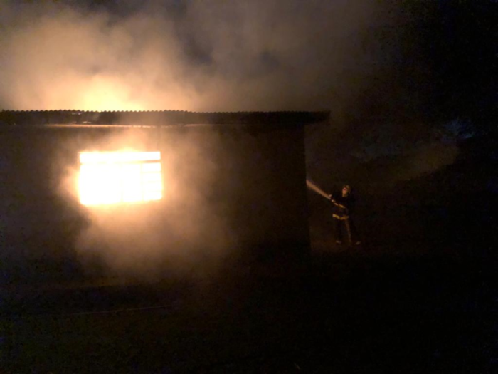Corpo de Bombeiros combatem incêndio na Prefeitura Municipal de Guarantã do Norte