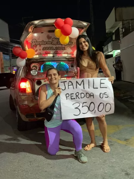 Mulher usa mensagem em carro de som e pede perdão de dívida à irmã no CE