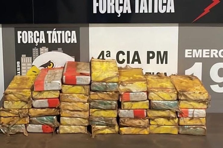 Força Tática e PRF apreende mais 40kg de cocaína em Hilux; dois foram presos em Guarantã do Norte