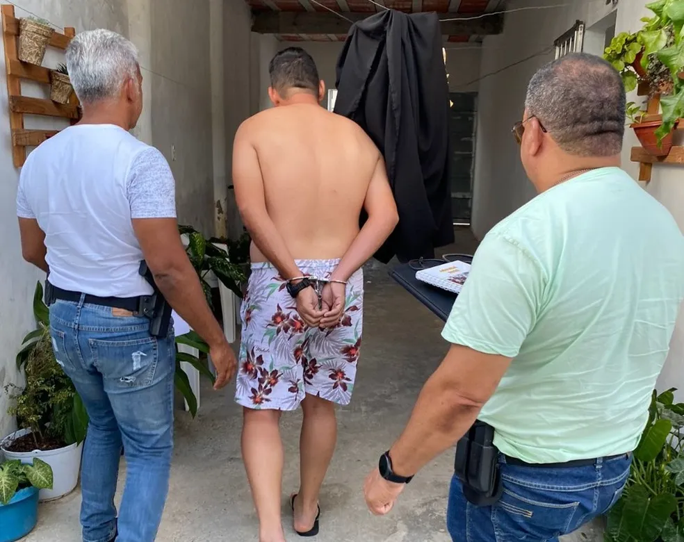 Professor é preso acusado de abuso sexual contra aluna de 13 anos