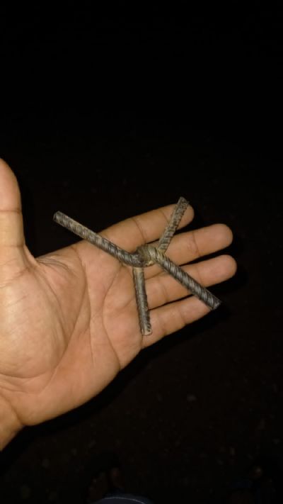 Diversos caminhões têm pneus furados por “miguelitos” jogados na BR-158 em Confresa
