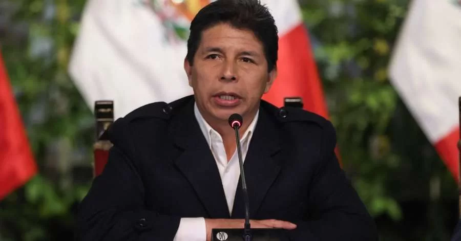 Presidente do Peru tenta golpe de Estado, mas é destituído pelo Congresso