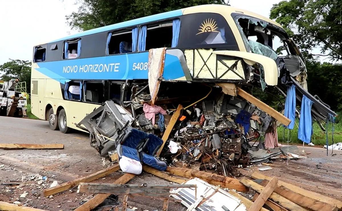 Acidente na BR-163; 3 pessoas seguem internadas em estado grave