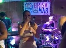 Peido interrompe show, e cantora não perdoa: ‘igual a esse, eu nunca senti’