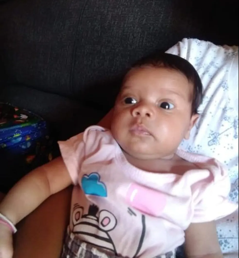 Bebê de dois meses morre após mãe dormir por cima dela no Sul do Piauí