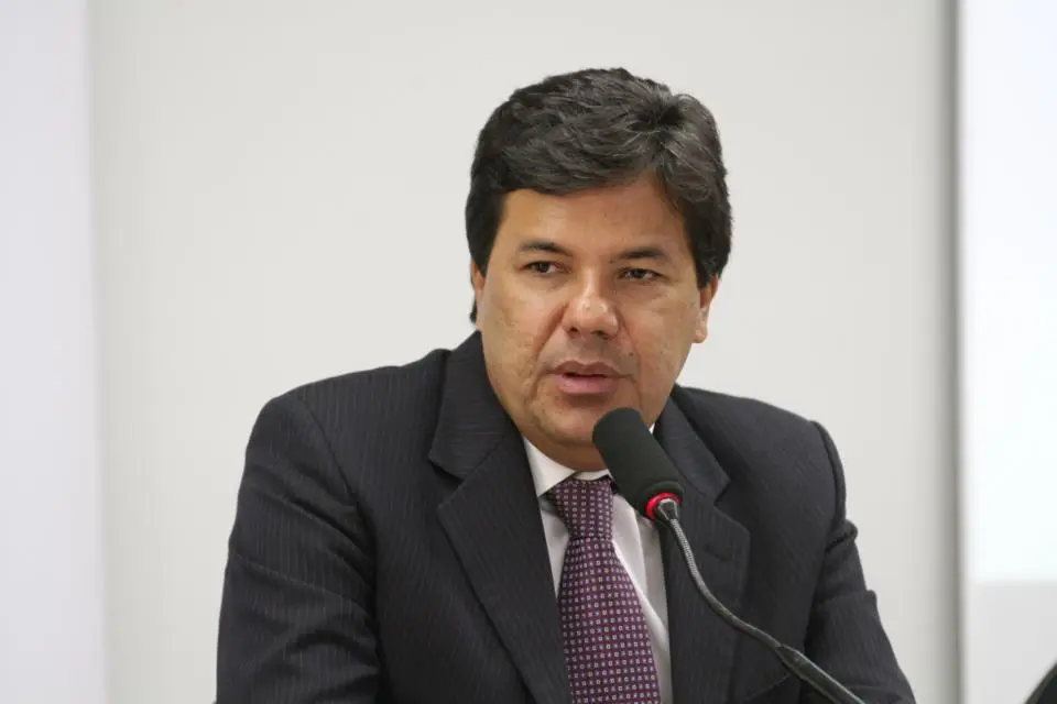 Deputado quer proibir Bolsa Família como garantia para empréstimos