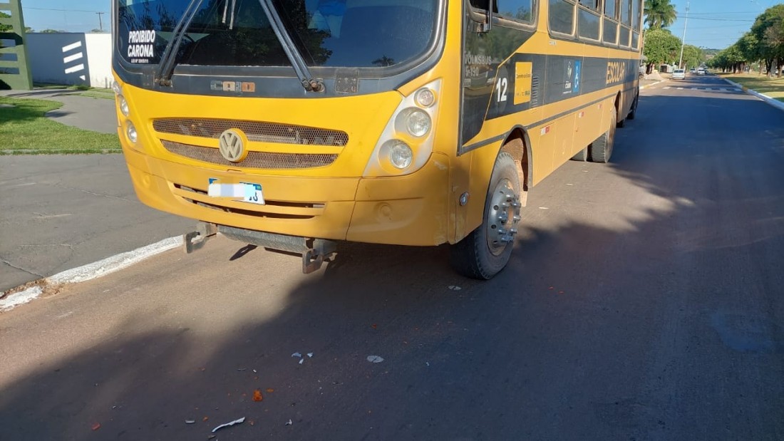 Colíder: Veículo bate na lateral de ônibus escolar