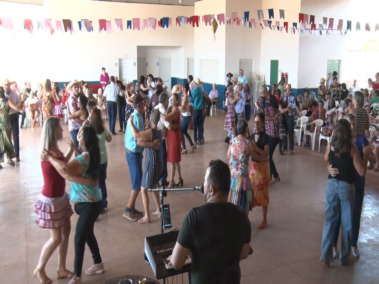 Prefeitura Promoveu o Arraiá da Melhor Idade em Guarantã do Norte.