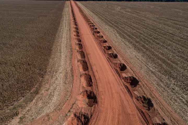 Programa Arranca Safra avança na transformação das estradas rurais de Sinop.