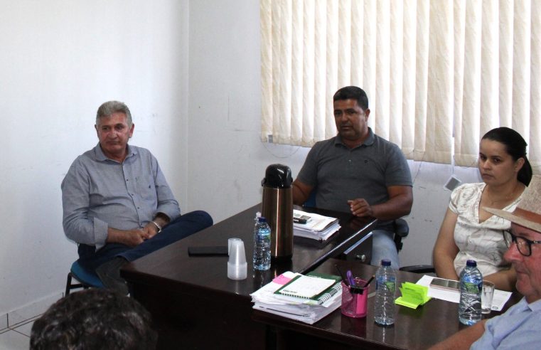 Prefeitura Municipal de Novo Mundo recepciona produtores para tratar sobre a recuperação da ponte da “Linha do Tadeu” (também conhecida como Linha Balbinot).