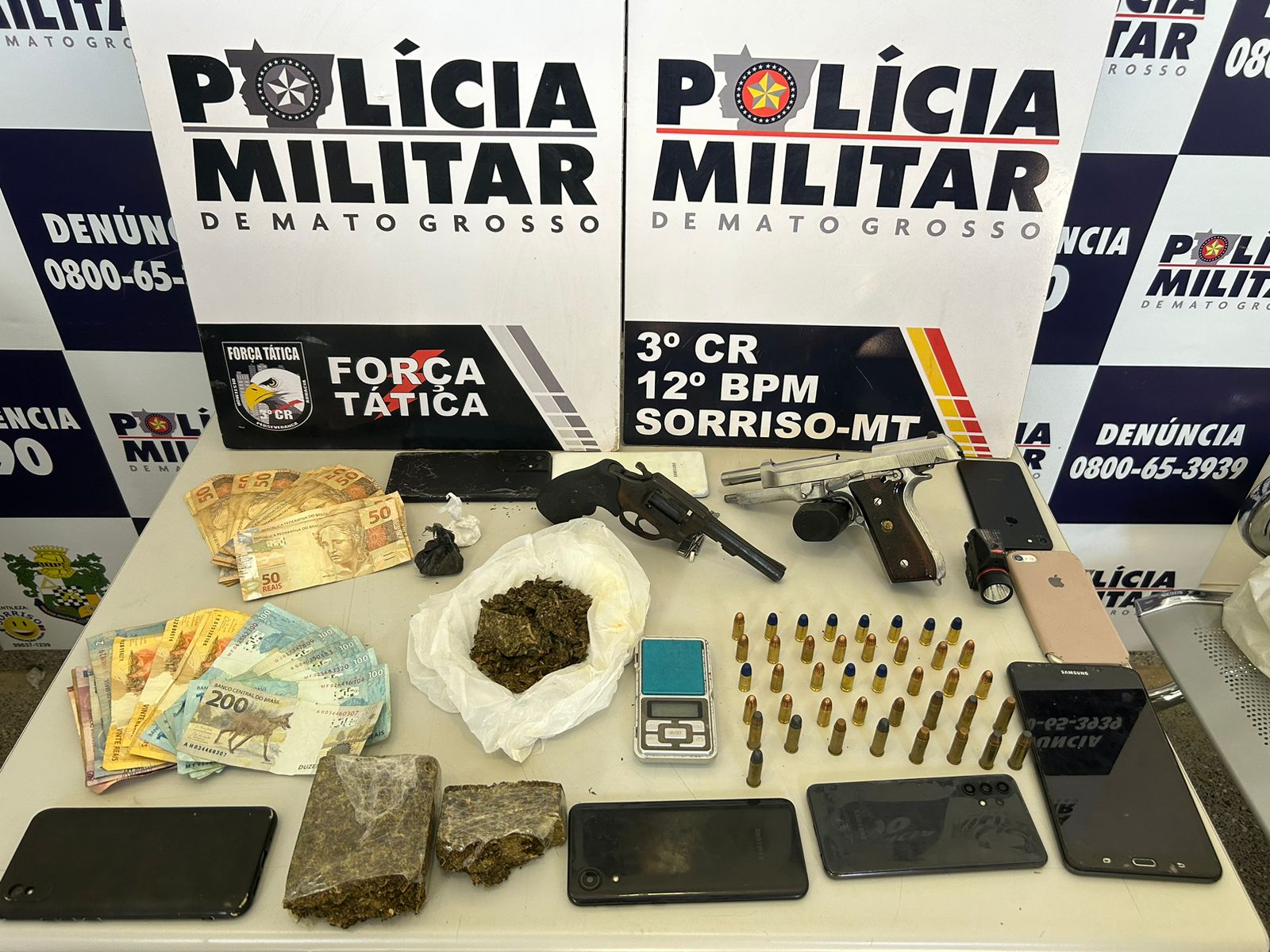 PM prende três pessoas e apreende armas e drogas em repressão a homicídio ocorrido em Sorriso