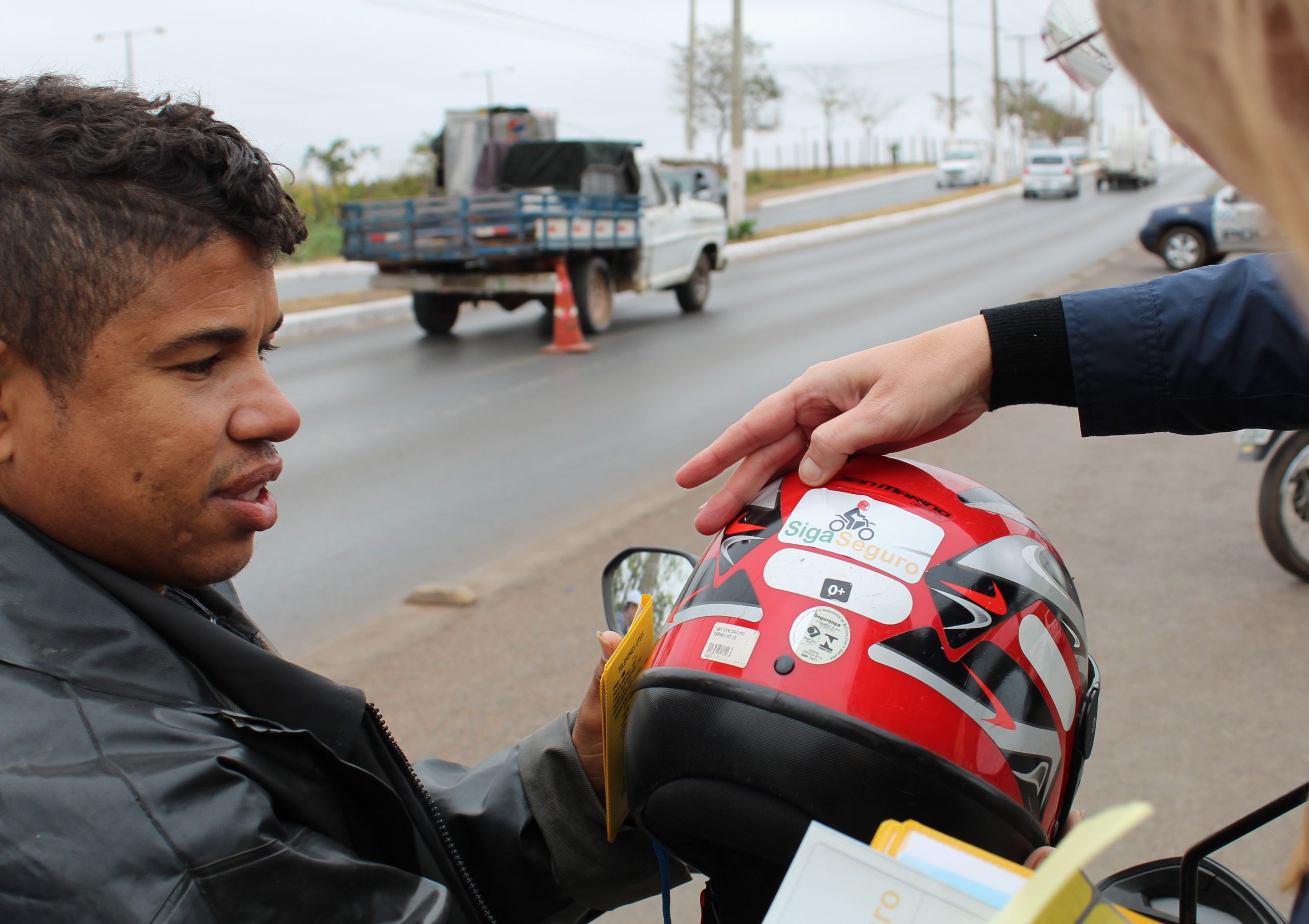 Detran-MT realiza ações educativas em comemoração ao Dia Nacional do Motociclista