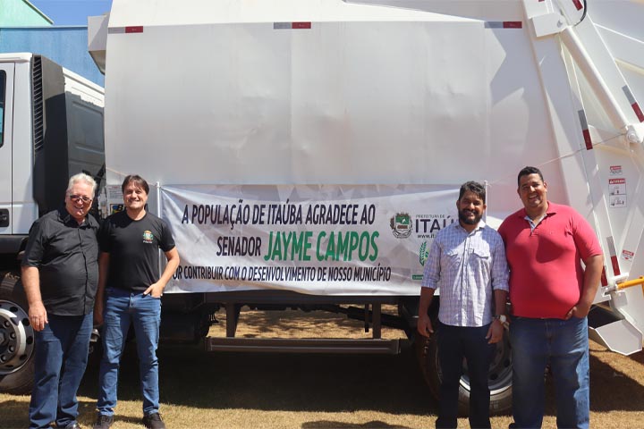 Prefeito e vereadores agradecem Senador Jayme Campos pela aquisição de novo caminhão coletor de resíduos para Itaúba