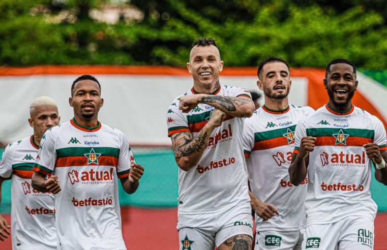 Marcelo Toscano brilha e Portuguesa avança para quartas da Série D