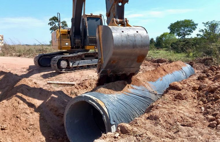 PREFEITURA SUBSTITUI PONTES DE MADEIRA POR TUBOS DE CONCRETO NA GLEBA LIBERDADE