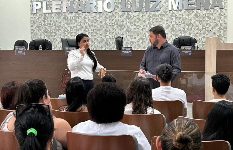 Liderados pelo presidente Valcimar, vereadores articulam diálogo para resolver questões apresentadas por técnicos de enfermagem do hospital municipal