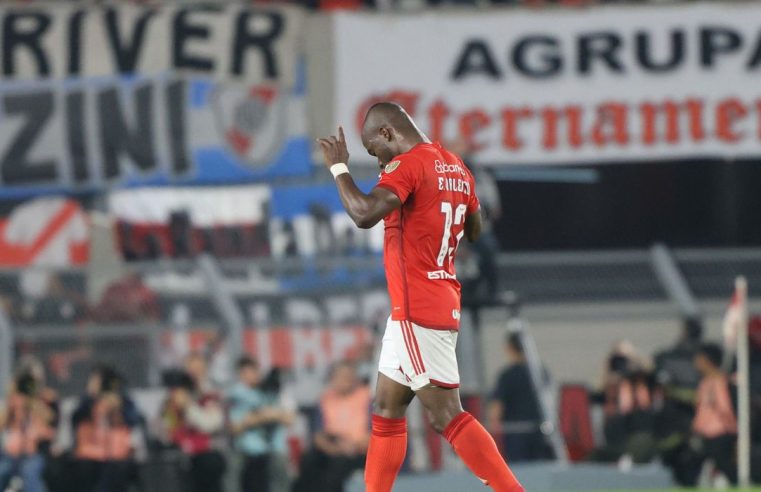 Internacional vence Bolívar e fica perto da semifinal da Libertadores