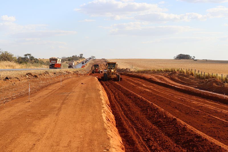 Duplicação da BR-163/MT avança para etapa de terraplanagem