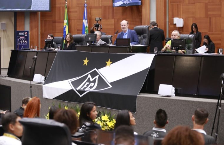 Mesa da Assembleia acaba com “farra” de audiências públicas e entrega de honrarias