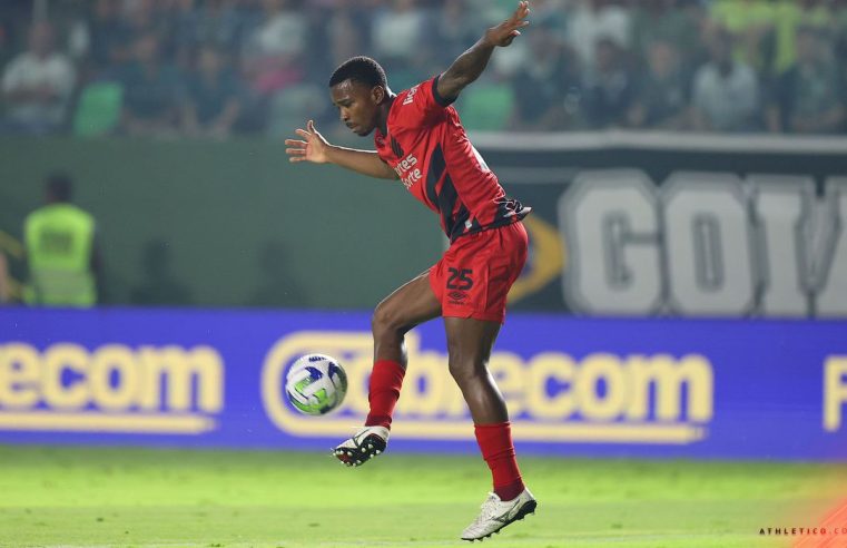 Esportes Brasileiro: Goiás arranca empate com o Athletico-PR na Serrinha