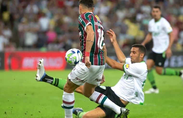Fluminense vira para cima do América-MG no Maracanã e dorme no G4 do Brasileirão