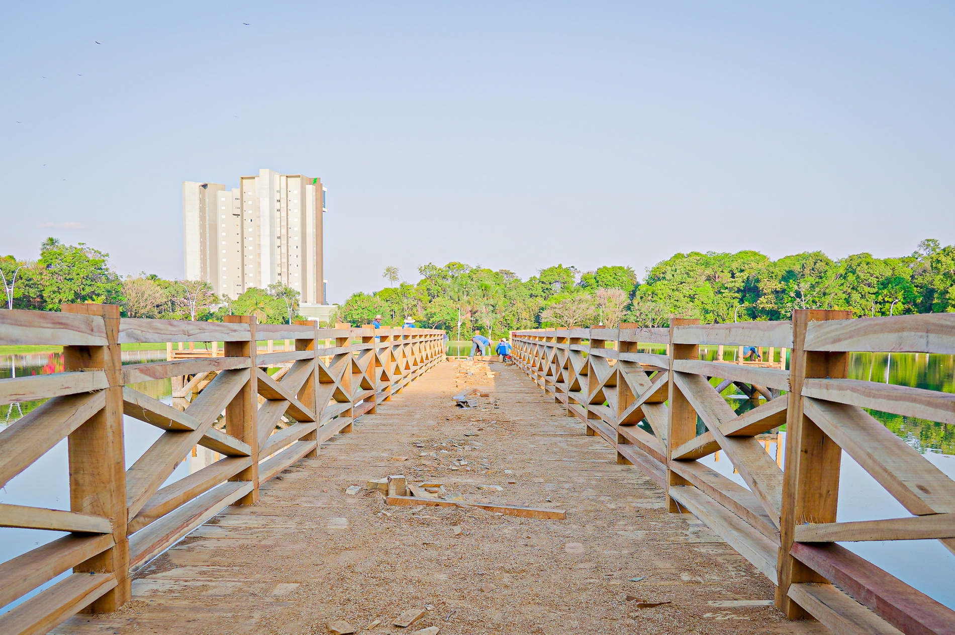 Secretaria de Obras avança em revitalização do Lago Ernani José Machado