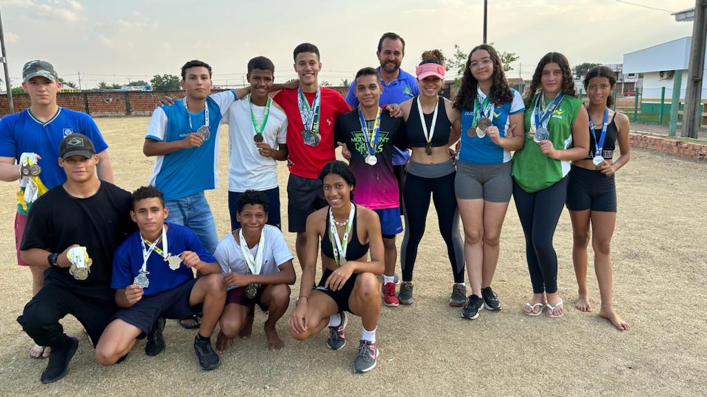 Alunos de escolinhas do município conquistam medalhas em campeonato estadual de atletismo