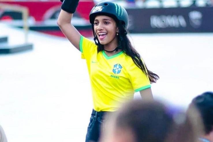 Rayssa Leal avança à final na Suíça com melhor nota e Pâmela Rosa também se classifica