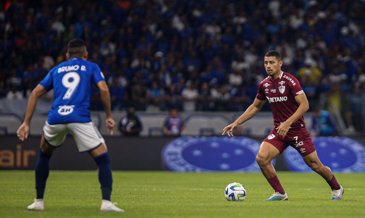 Brasileiro: Fluminense e Cruzeiro medem forças no Maracanã