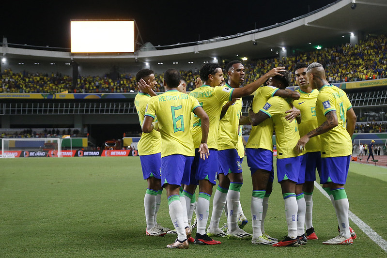 Em primeiro jogo sob o comando de Diniz, Brasil estreia nas Eliminatórias com goleada contra a Bolívia