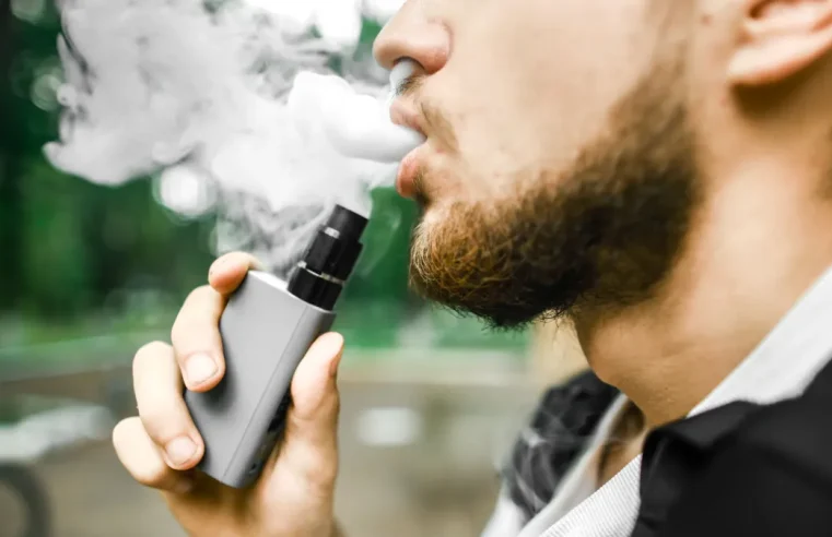 Sem regulamentação, 1 a cada 5 jovens consome cigarro eletrônico no Brasil, diz pesquisa