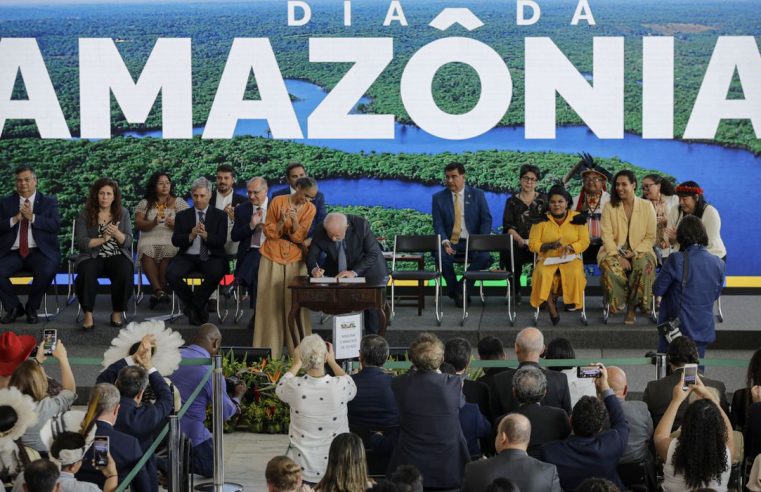 Lula assina decreto que amplia destinação de terras públicas federais