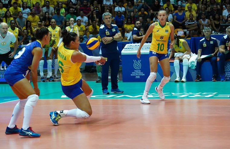 Brasil faz 3 a 0 no Peru pelo Pré-Olímpico de vôlei feminino