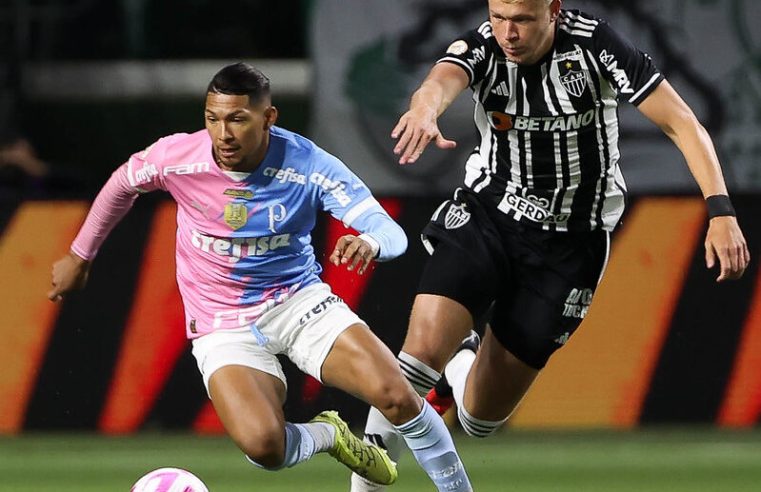 Palmeiras perde para o Atlético-MG, chega a quatro derrotas seguidas no Brasileiro e deixa G4