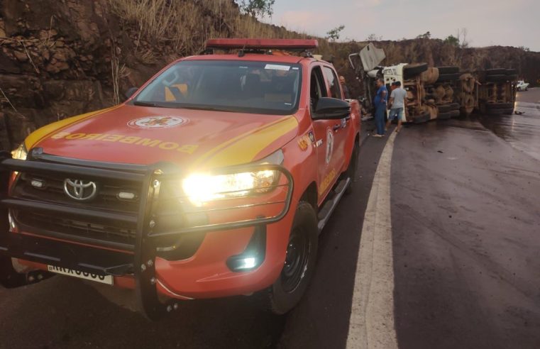 Guarantã Do Norte: Caminhão carregado de combustível tomba na Serra do Cachimbo.
