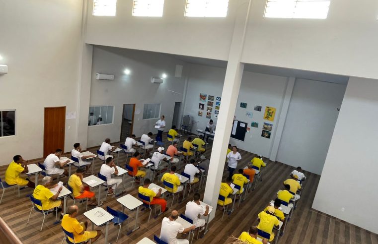 Exame que garante certificação de estudos é realizado em penitenciárias e unidades socioeducativas de MT