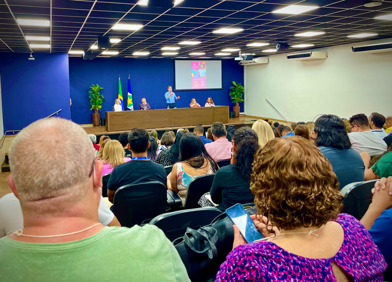 Profissionais da rede estadual de ensino discutem ações para a mediação de conflitos no ambiente escolar