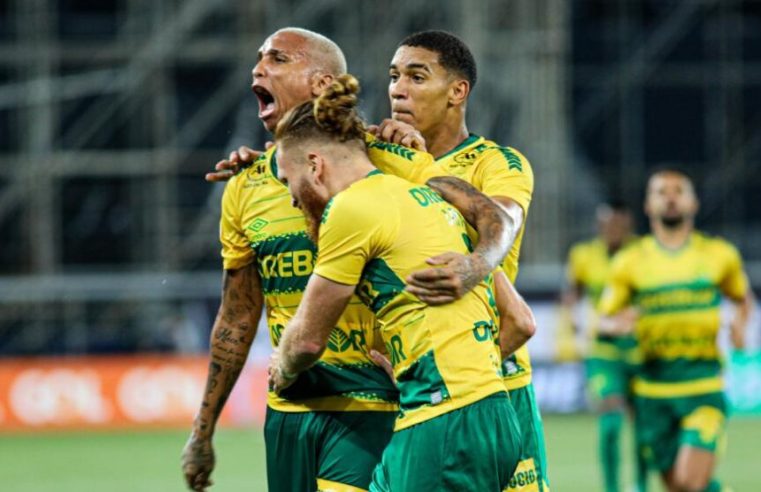 Cuiabá vence líder Botafogo pelo Brasileirão fora de casa