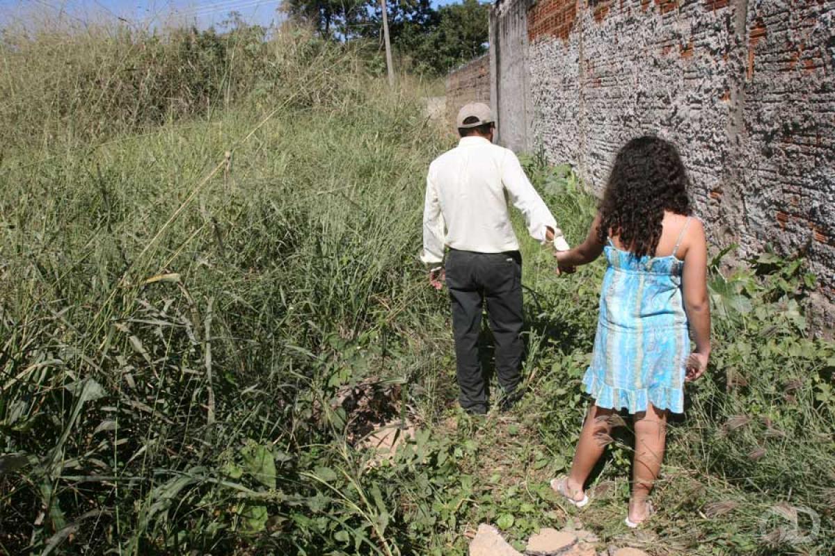 Pastor e mãe são indiciados por estupro de menina de 10 anos