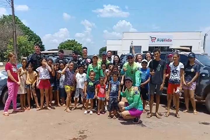 Polícia Militar de Guarantã do Norte participa de atividades em comemoração ao dia  das crianças