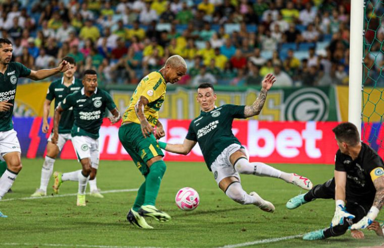 Entre os artilheiros do Brasileirão, Deyverson diz que está na melhor fase da carreira; “Muito feliz”