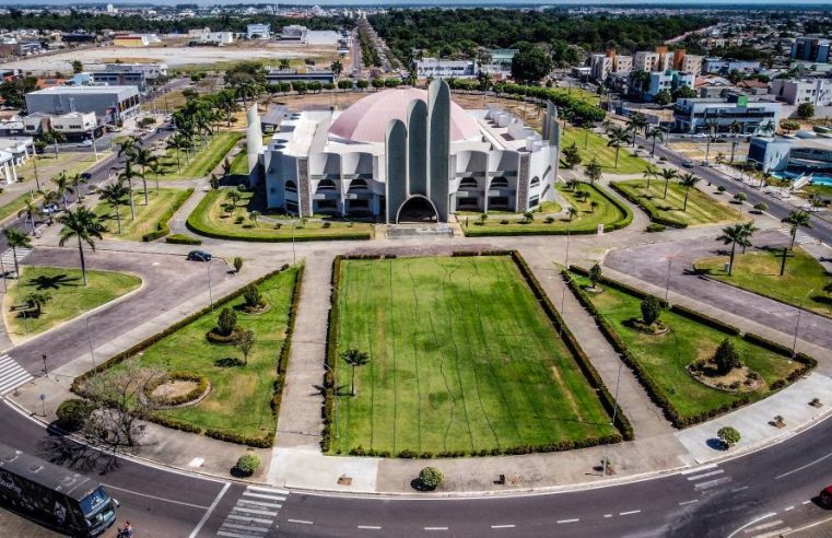 Governo de Mato Grosso investe em asfalto novo, escolas e hospital em Sinop