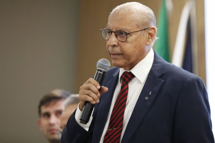 “O ambiente é favorável para um racha no União Brasil”, diz Júlio