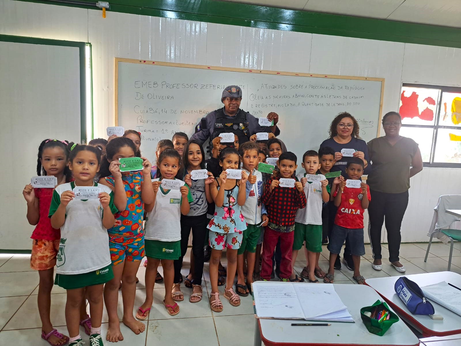 Detran-MT leva orientações sobre segurança no trânsito a estudantes de escola em Cuiabá